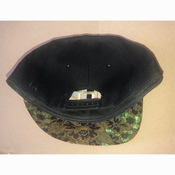 NWOT, Custom-made, Unisex SnapBack Cap - Picture 4 of 5